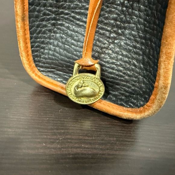 Vintage Dooney Bourke All Weathered Leather Essex Black Pebbled Crossbody Purse - Picture 8 of 15